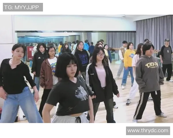 街舞纪实:探索杭州街舞队在新时代下的蜕变与成长之路 街舞纪实:探索杭州街舞队在新时代下的蜕变与成长之路