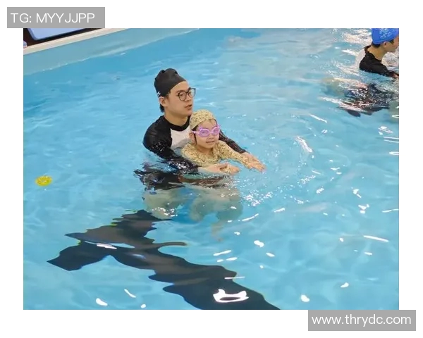 婴儿游泳的益处与注意事项全面解析,帮助宝宝健康成长 婴儿游泳的益处与注意事项全面解析,帮助宝宝健康成长