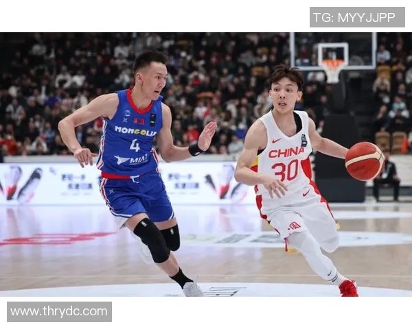 印度尼西亚男篮挑战中国队展现亚洲篮球实力的精彩对决