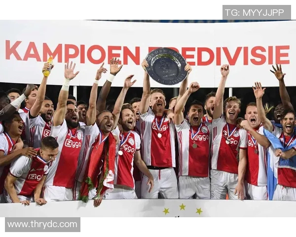 荷兰足球甲级联赛历史发展与现状分析：从顶级赛事到全球关注的足球舞台